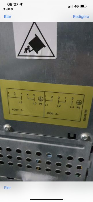 Anslutningsdiagram för spis med varningssymbol och specifikation 400V 2- och 3-fas.