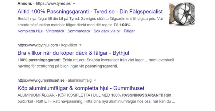 Skärmdump av en sökresultatsida med annonser för fälgar, inklusive en bild på en silverfärgad aluminiumfälg.