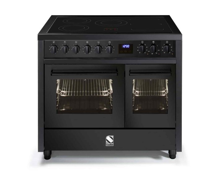 Svart Steel Cucine Enfasi 100/2 spis med induktionshäll och dubbla ugnar.