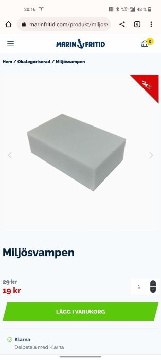 Grå miljövänlig rengöringssvamp på en webbshopssida, prisnedsatt och redo att läggas i varukorgen.