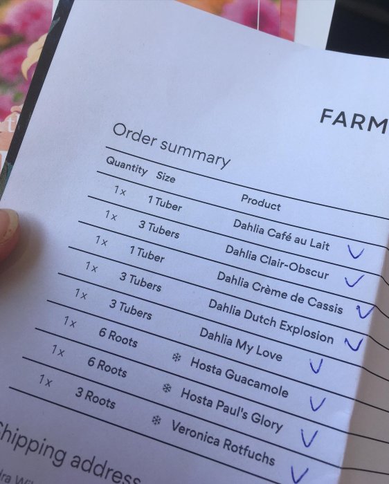 Orderbekräftelse för växtknölar, inklusive Dahlias och Hostas, med bockmarkeringar för mottagna artiklar.