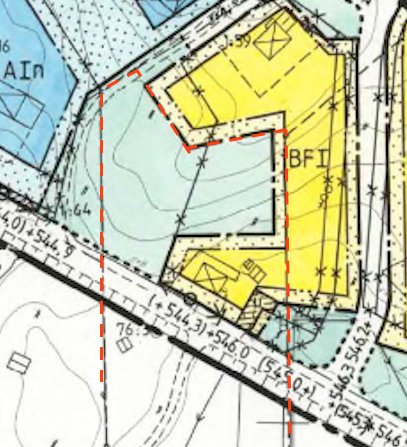 Karta med röd streckad linje markerande en fastighet i en fjällby, angiven som parkområde i detaljplan.