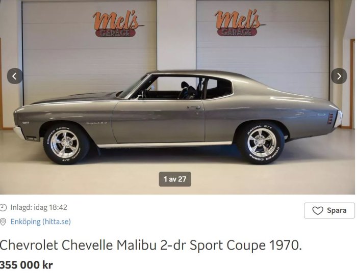 Silverfärgad Chevrolet Chevelle Malibu Sport Coupé från 1970 parkerad i en garageverkstad.