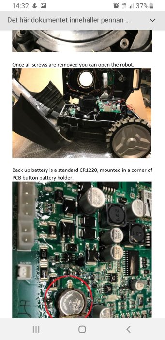 Öppnat robotkropp med inre elektronik och ett markering av CR1220 knappcellsbatteri på kretskortet.