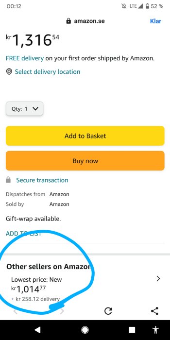 Skärmdump från Amazon.se som visar pris och leveranskostnad för en vara, markerat med blå cirkel.