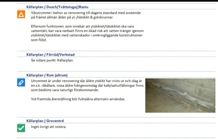 Vägg i renoveringsfas med synliga saltutslag och fuktskador i ett källarrum.