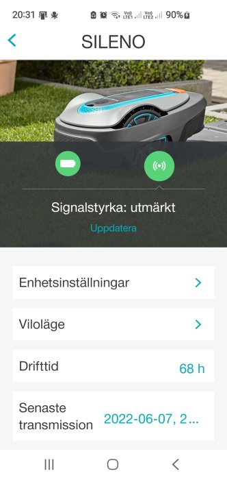 Mobilapp med status för robotgräsklippare som visar "Signalstyrka: utmärkt".