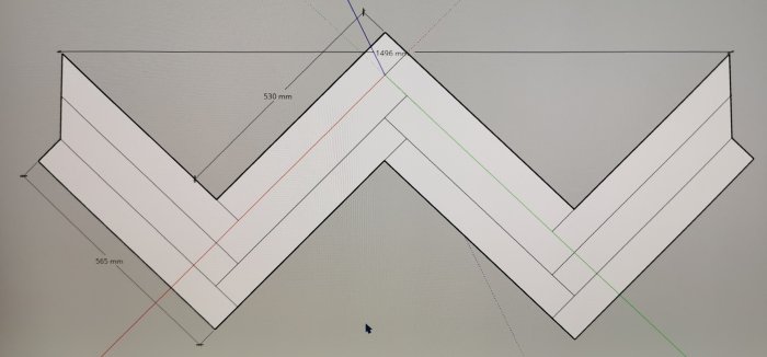 CAD-ritning av ett byggprojekt med mätlinjer och dimensioner som visar en vinklad konstruktion.