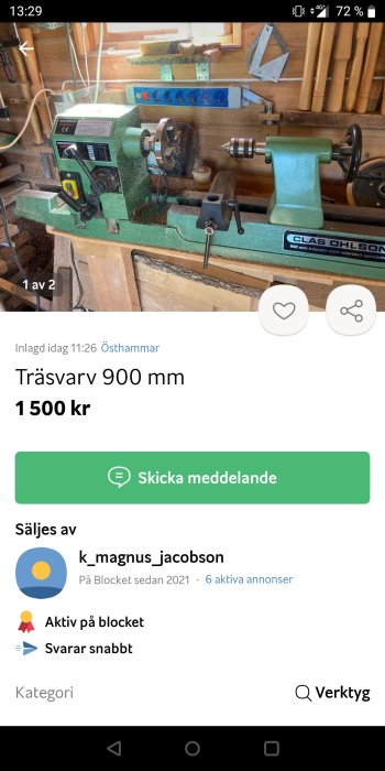 Träsvarv från Clas Ohlson, modell 900 mm, på ett verkstadsbord med verktyg och trädetaljer i bakgrunden.