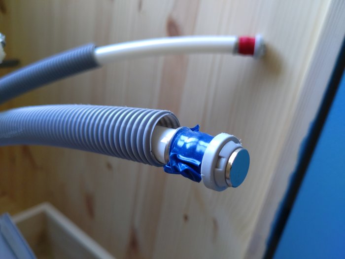 LK rör i rör system med mättejp förberett för installation av köksblandare.