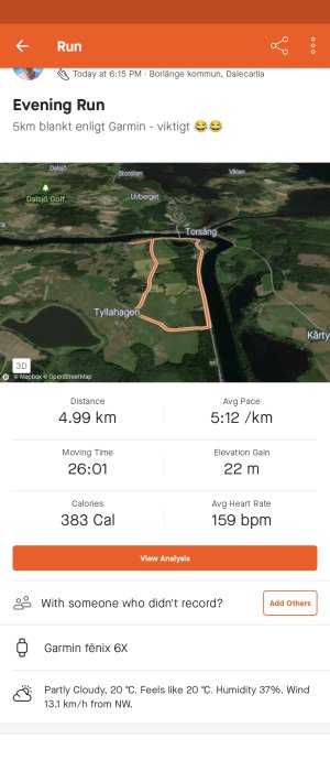 Skärmdump av löparapp med karta över 5 km runda, tid och fart, kaloriförbränning, puls och väderinformation.