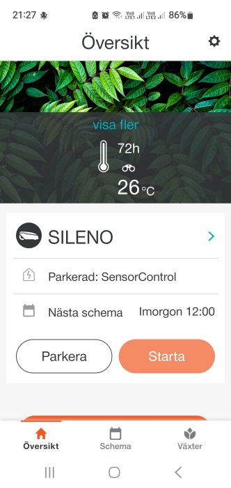 Skärmdump av gräsklipparapp med SensorControl status, temperaturvisning och kommande schema.