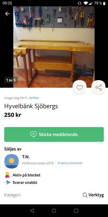 Arbetsbänk av märket Sjöbergs med verktygstavla och verktyg på en verkstad.