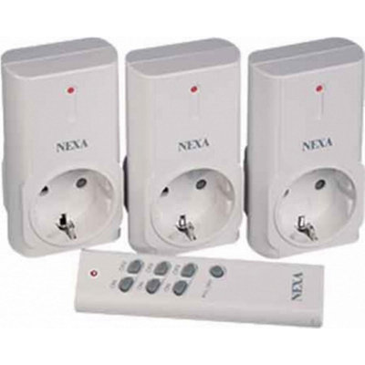 Tre Nexa fjärrströmbrytare och en fjärrkontroll för smarta hem lösningar.
