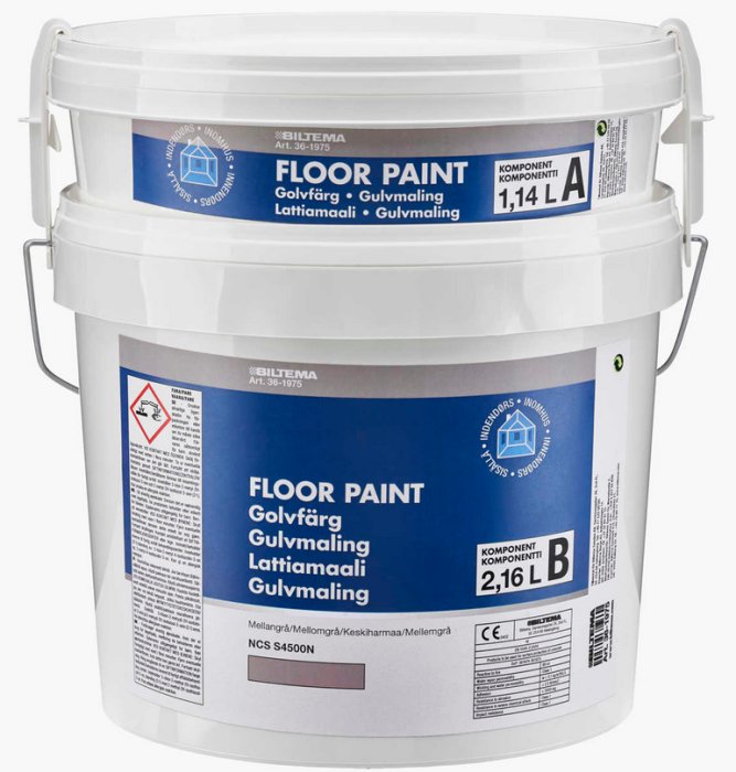 Hink med Biltemas epoxy-färg Floor Paint för golv, i vit och blå förpackning med produktinformation.