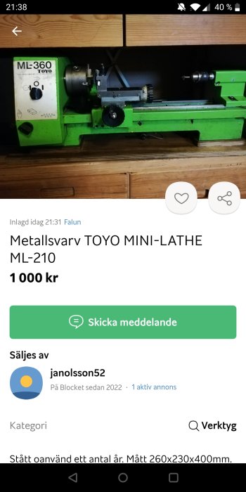 Grön TOYO metallsvärv modell MINI-LATHE ML-210 på en trähylla med måtten 260x230x400mm, till salu.