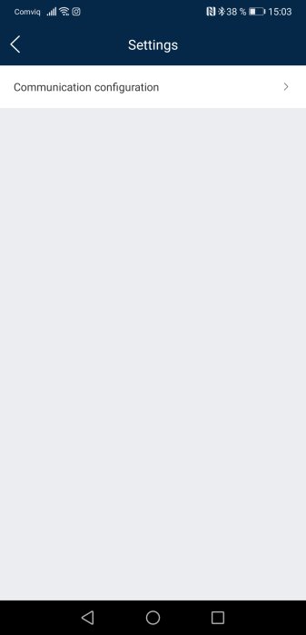 Skärmdump av FusionSolar appens "Settings" meny med "Communication configuration" alternativet.