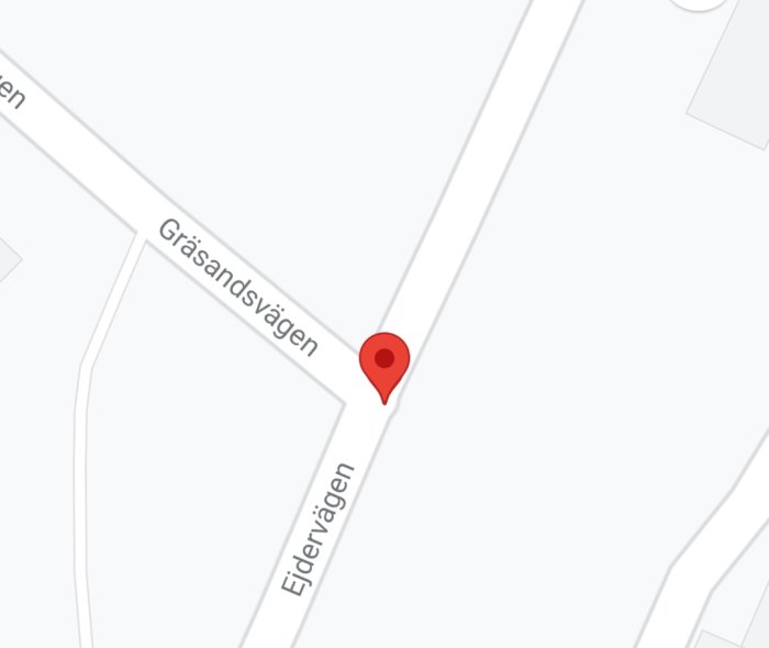Kartutsnitt med markerad plats vid korsning mellan Gräsandsvägen och Ejdervägen.