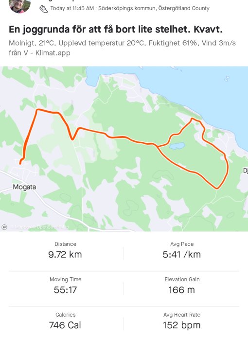 Karta över en 9.72 km lång joggingrunda med statistik över tid, tempo, kalorier och hjärtfrekvens.