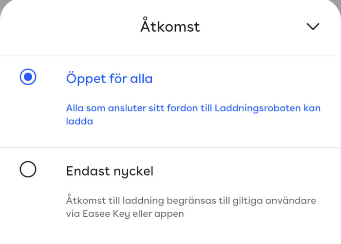 Skärmbild från Easee-appen som visar inställningar för "Öppet för alla" och "Endast nyckel" för laddningsrobotens åtkomst.