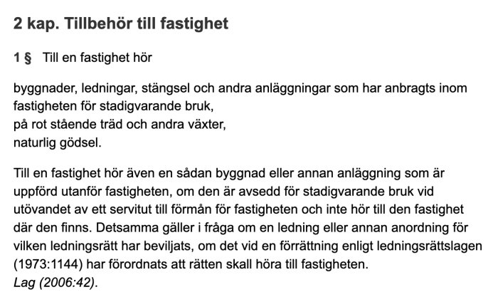 Fotografi av en textavsnitt från Jordabalken som definierar "Tillbehör till fastighet", innehåller lagtext.