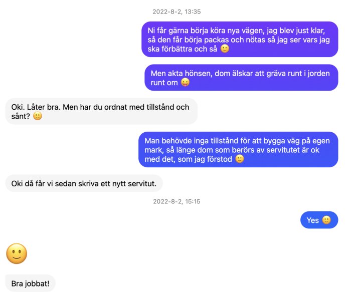 Skärmdump av en chattkonversation om bygglov och servitut med grannen.