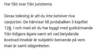 Skärmdump av text med juridisk tolkning om att en carport inte behöver rivas enligt jordabalken.