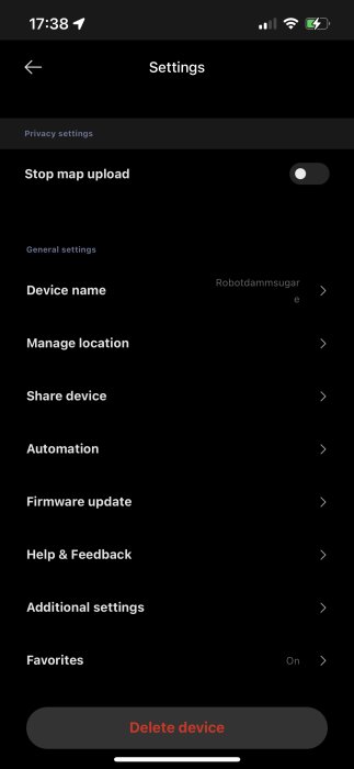 Skärmdump av inställningsmenyn i en app för en robotdammsugare med alternativ som firmware-uppdatering och radera enhet.