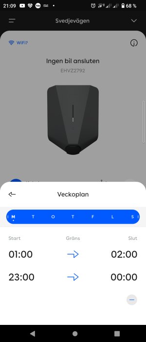 Smartphone-skärm som visar en laddningsapp med veckoschema, inget fordonsanslutet och start/stopp-tider.