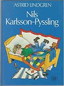 Omslagsbild för boken "Nils Karlsson-Pyssling" med Bertil och pysslingen i sängen.