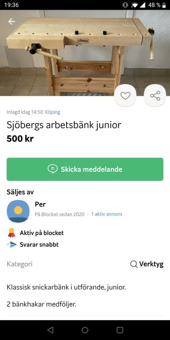 Sjöbergs junior arbetsbänk med två bänkhakar i ett hemmiljö.