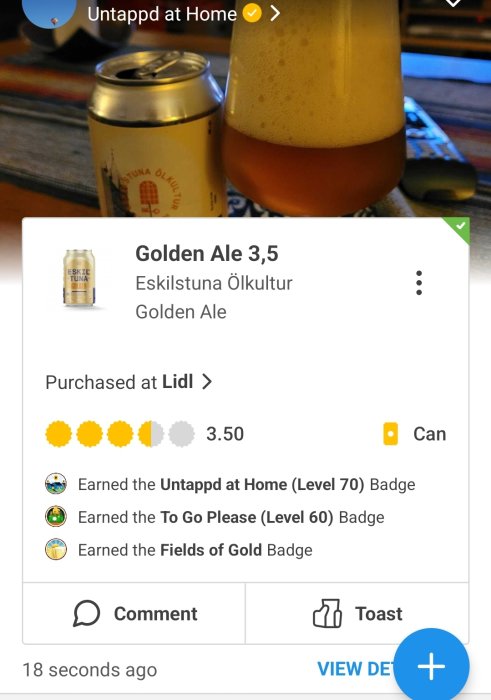 Eskilstuna Ölkultur Golden Ale ölburk och ölglas med skum, betygsatt 3.5 av 5 på Untappd-appen.