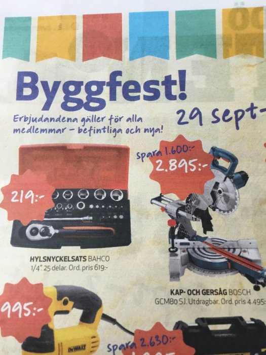 Reklamblad för byggfest med specialpriser på verktyg, inklusive en Bahco hylsnyckelsats och Bosch kap- och gersåg.