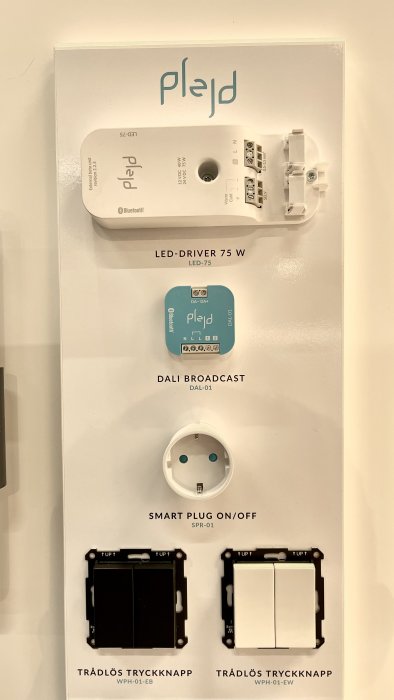 Plejd smarta hem-produkter inklusive LED-driver, DALI broadcast och trådlösa tryckknappar.