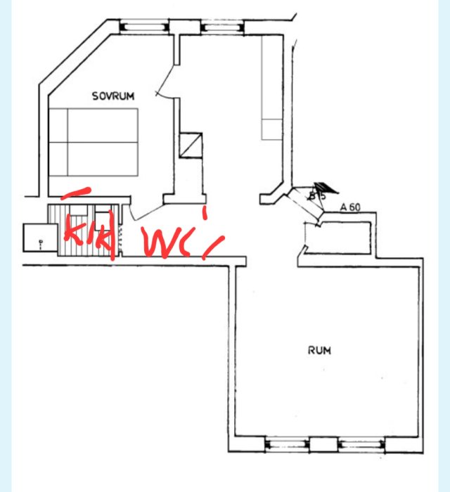 Skiss över lägenhetsplan med markerade förslag till nya placeringar för kök och wc.