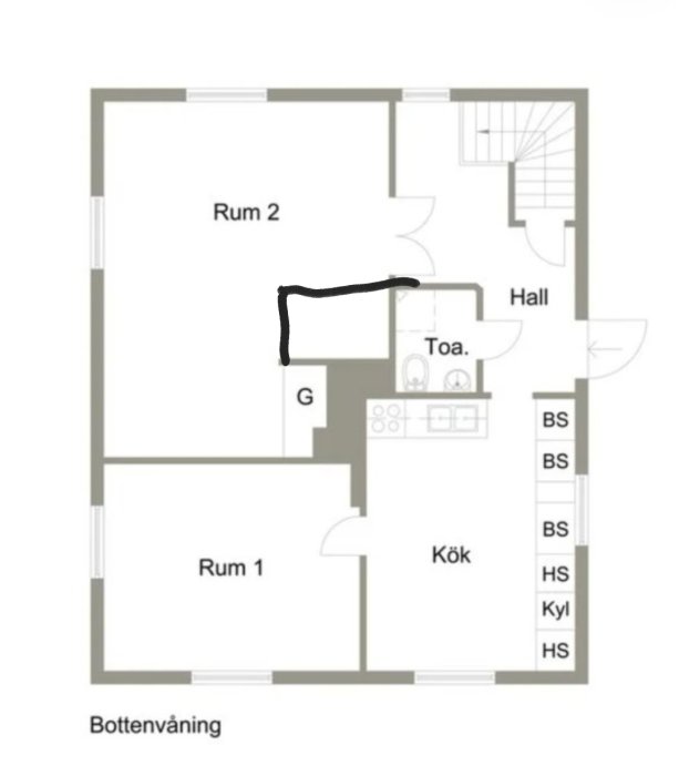 Planritning av en bottenplan med markerad potentiell utbyggnad av badrummet mot Rum 2.