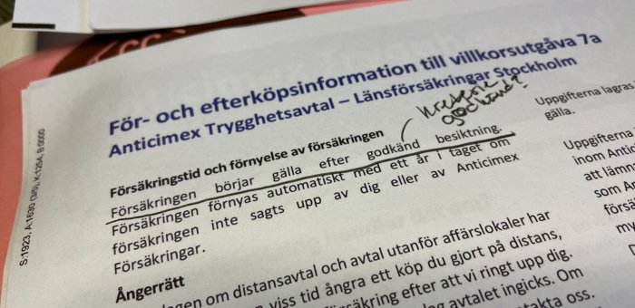 Dokument med texten "För- och efterköpsinformation till villkorsutgåva" och anteckningar, som illustrerar klagomål om försäkringsavtal.