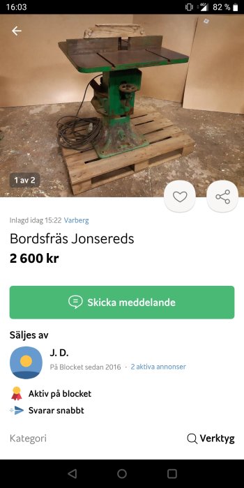 Begagnad Jonsereds bordfräs placerad på en träpall i en verkstad.