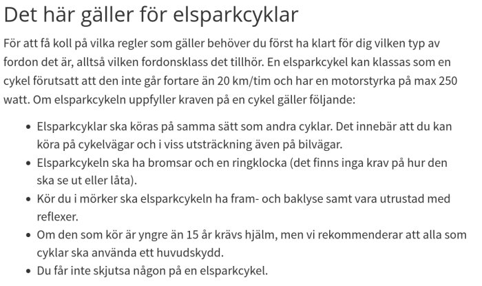 Textdokument som listar regler för elsparkcyklar, jämförbara med cyklar, inklusive utrustning och åldersgränser.