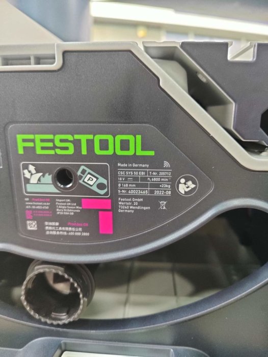 Festool-märkt verktyg med teknisk information som visar klingans storlek 168mm, 6800 varv/min, och vikt på 23kg.