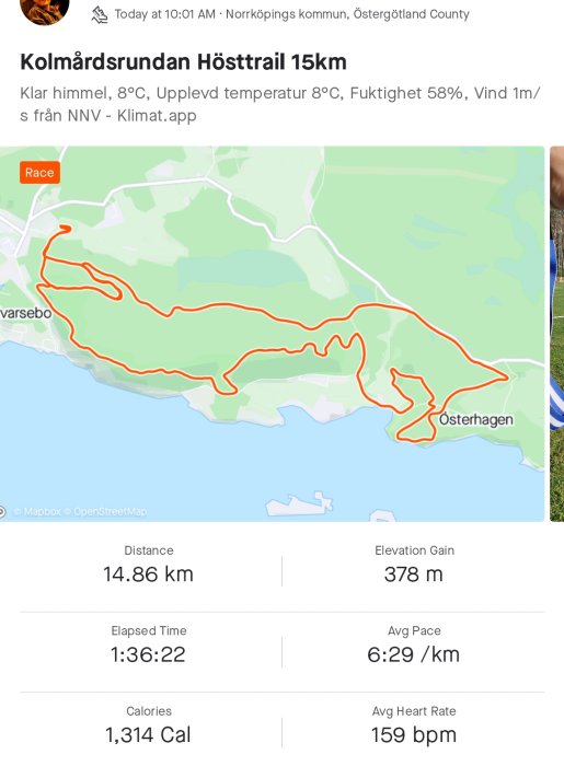 Skärmklipp av Kolmårdsrundan Hösttrail 15km löprunda med rutt, distans och träningsstatistik.