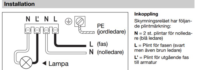 Schematisk illustration av installation av skymningsrelä för en lampa, inklusive plintmärkningar och ledningar.