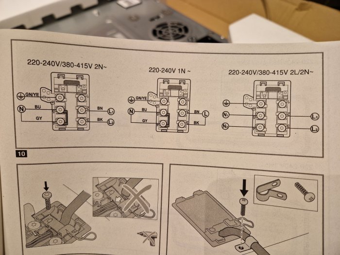 Elektrisk kopplingsschema och installationsinstruktioner på papper, troligen från bruksanvisning.