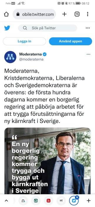 Skärmdump av en Twitterpost; man i kostym, text om kärnkraft, politiska partier i Sverige, mobilgränssnitt.