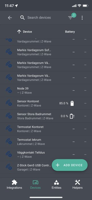 Smart hem-applikation, Z-Wave enheter, batterinivåer, Sensor kontoret 85%, Stora badrummet 0%.