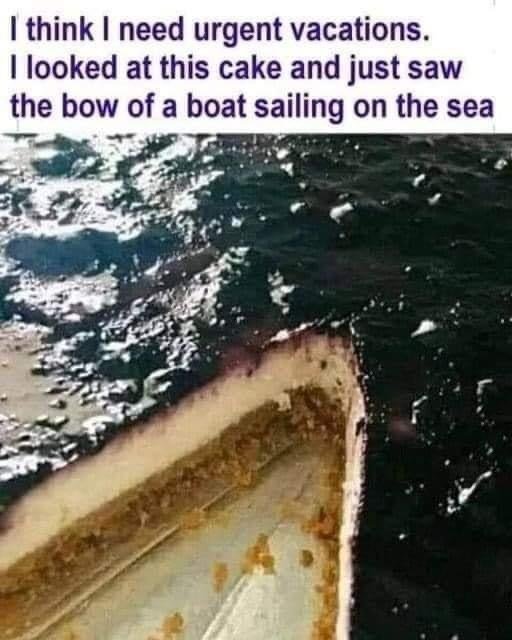 Tårta ser ut som båtens båg som seglar på havet; text längtar efter semester.