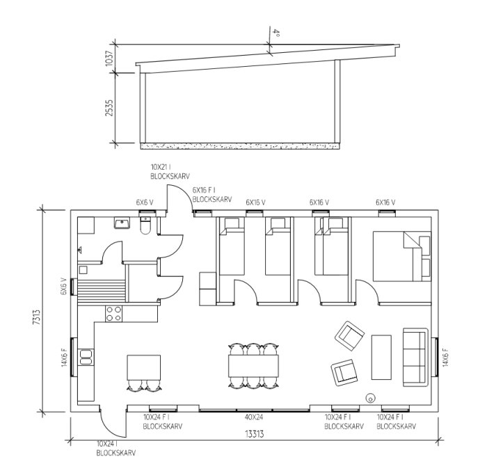 Ritning av en lägenhetsplan med möbler, måttangivelser och tekniska markeringar.