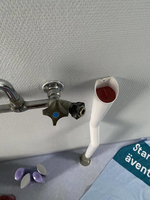 Hur får jag vatten till tvättmaskin? Se bild Byggahus.se