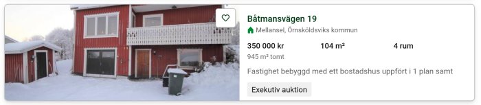 Röd villa med vit snö, balkong, försäljning genom exekutiv auktion, Mellansel, fyra rum, 350 000 kr.