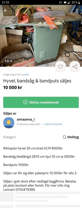 Verkstad med maskiner, hyvel och bandsåg annonseras till salu på Blocket, verktygskategori, kaotisk miljö.